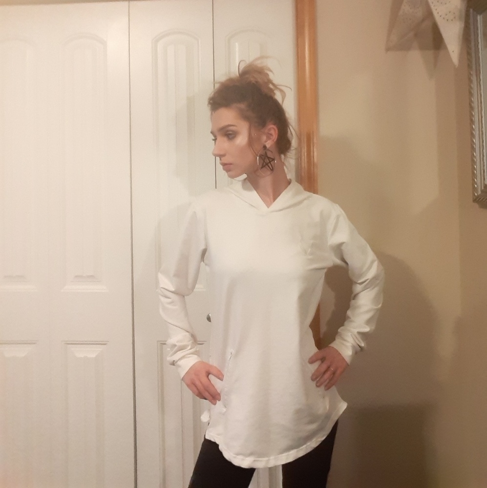 Muscle Fit Pullover Hoodie